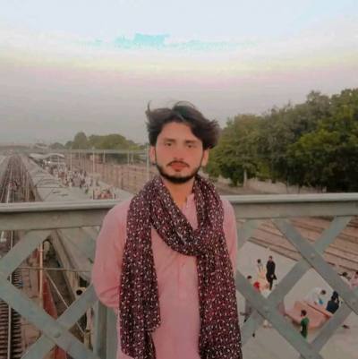 Zubair 20 лет Multan  Pakistan