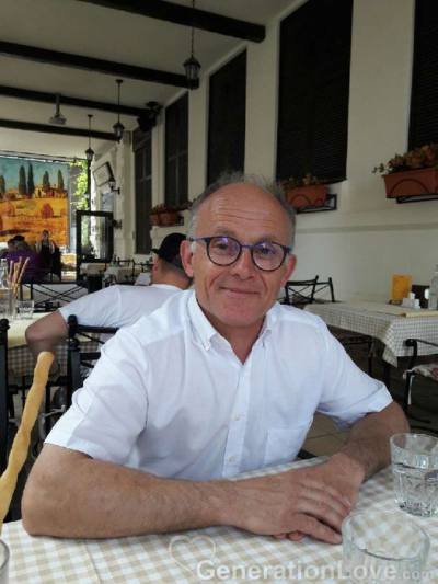 Antoine 62 лет Brie Франция