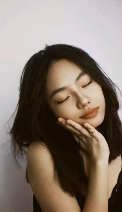 Алина 23 ans алматы Kazakhstan