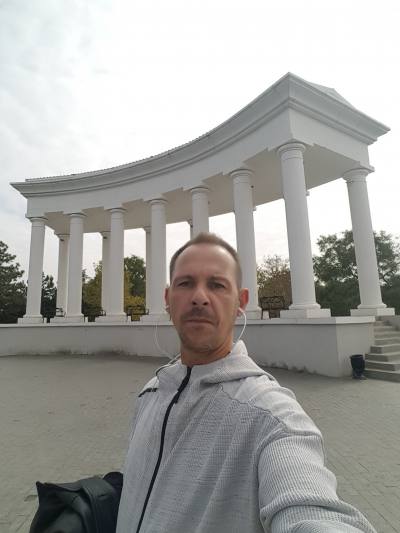 Alain 54 лет Eveux Франция