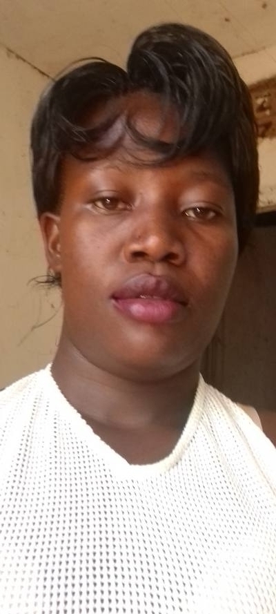 Naula 22 ans Jinja Inde