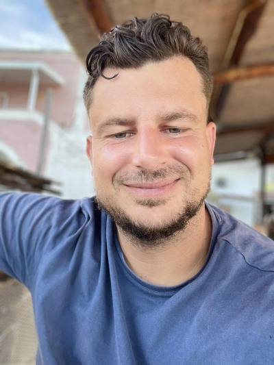 Angelo 33 лет Saint Julien En Genevois  Франция