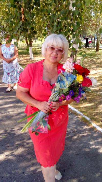 Alla 61 ans Kiev Ukraine