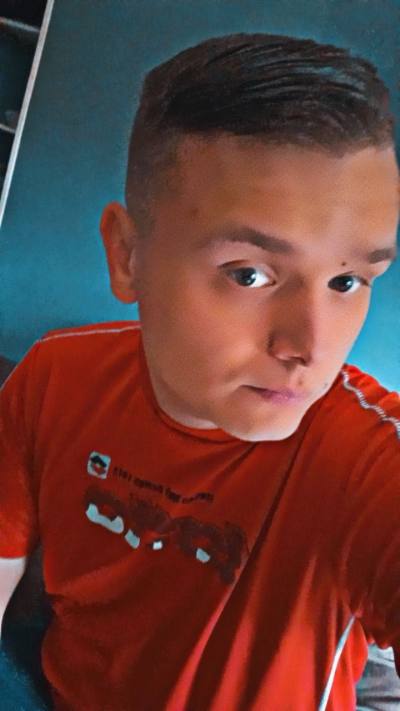 Nicolas 22 лет Hénin-beaumont Франция