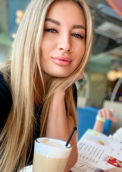 Anna 36 ans Moscow Russie