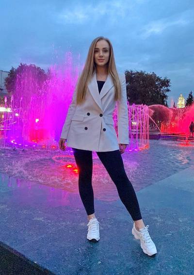Yana 36 ans Sumy Ukraine