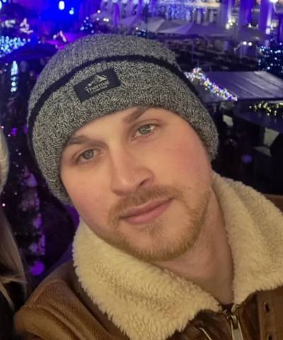 Quentin 28 ans Frameries  Belgique