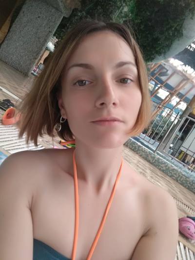 Anna 36 ans Kolpino Russie