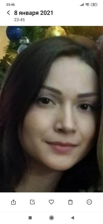Lora 49 ans Lugansk Ukraine