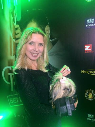 Alina 56 ans Москва Russie
