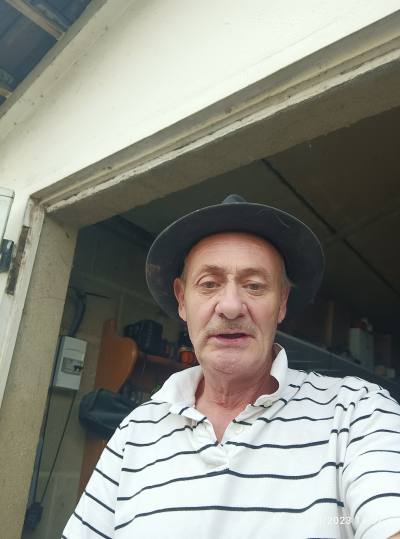 Mario 67 ans Beauvais France