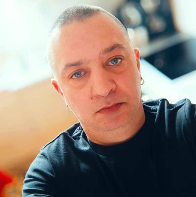 Alex 46 лет Mariembourg Бельгия