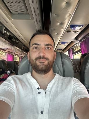 Erwan 33 лет Coursan Франция