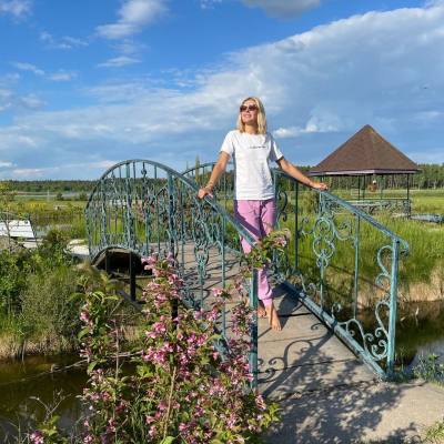 Elena 43 ans Kyiv Ukraine