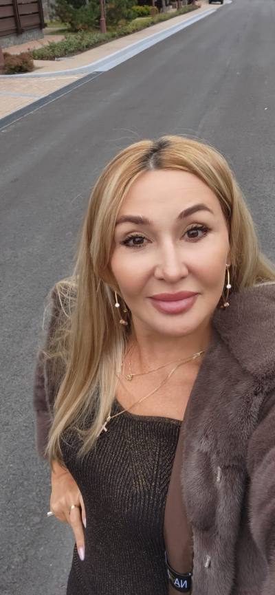 Irina 52 ans Sochi Russie