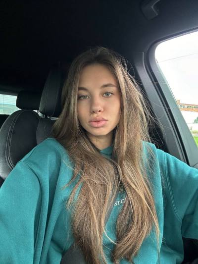 Полина 29 years  Ukraine