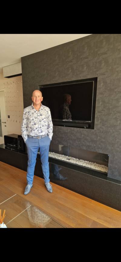 Gontran 46 ans Aiseau  Belgique