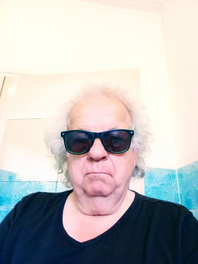 Gilles 59 лет Moissac 82200 Франция