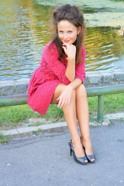 Elena 39 ans Kaliningrad Russie