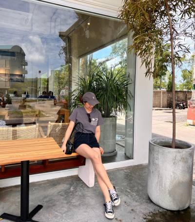 Amara 32 years Zurich Switzerland