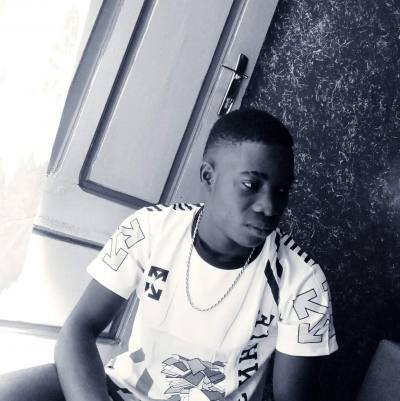 Frank 28 ans Paris  France