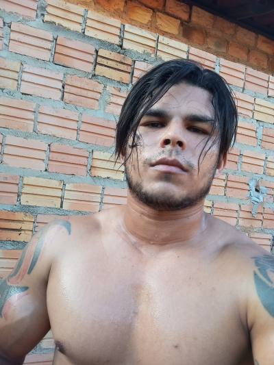 Ageu 29 лет  Португалия