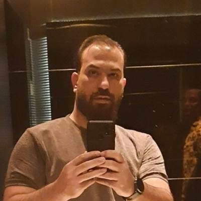 Reza 35 ans Doha Qatar