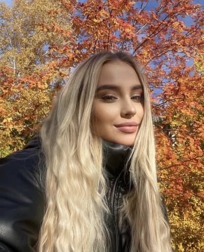 Inessa 24 ans Киев Ukraine