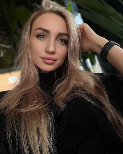 Elena 37 ans Kyiv Ukraine