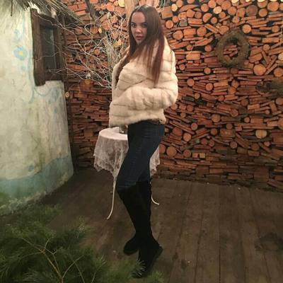 Yana 27 ans Lutsk Ukraine