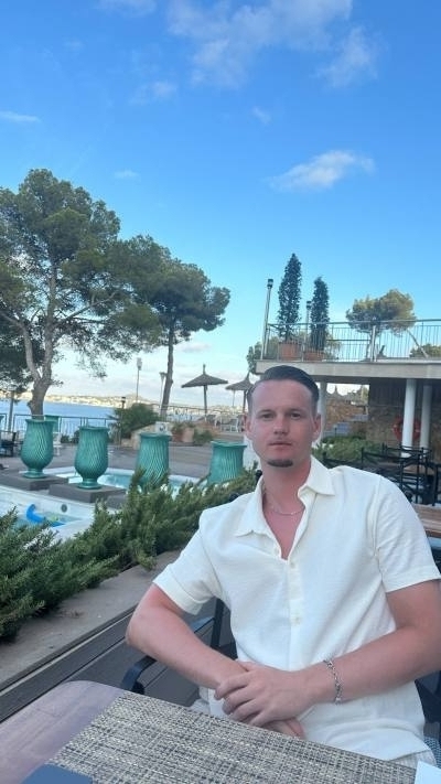 Ivan 28 ans Genève  Suisse