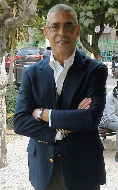 Moris 67 лет Bordeaux  Франция