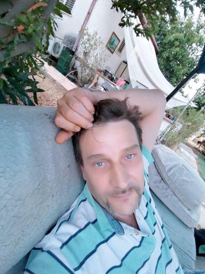 юрий 56 ans Netanya Italie