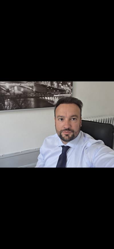 Pierre 36 лет Toulouse Франция