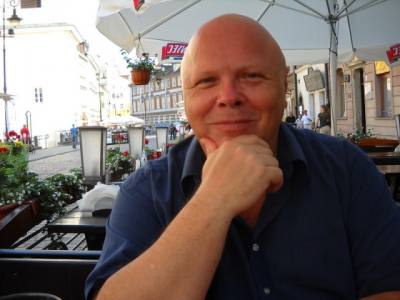 Michael 66 ans Engineer Canada