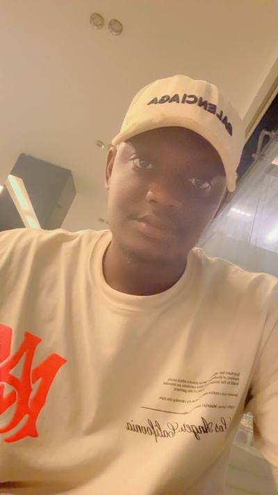 Ousmane 24 ans Koumassi  Russie