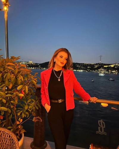 Elena 39 ans Chernivtsi Ukraine