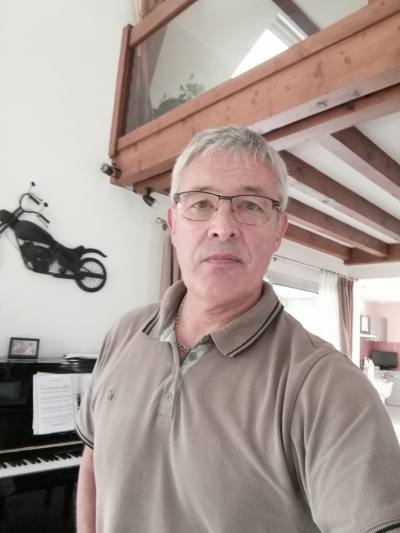 Pierre 67 ans Dijon France