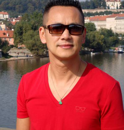 David 46 ans Paris France