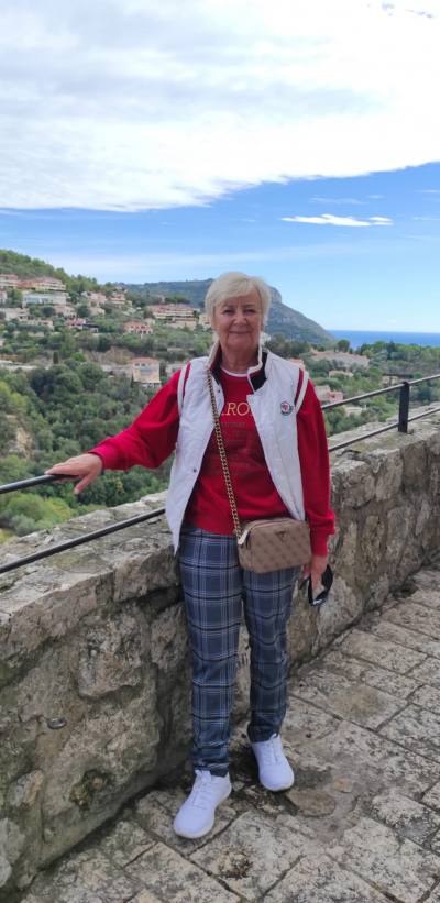 Liubov 69 ans Nice France
