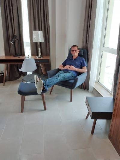 Loic 55 ans Doha Qatar