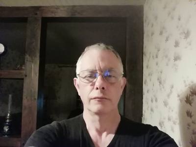 Frédéric 58 лет Montlucon Франция