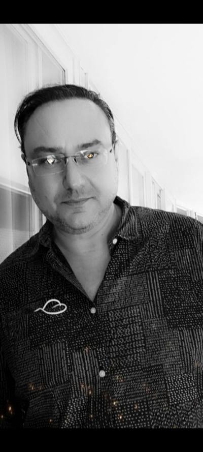 Stelio 44 лет Troyes Франция