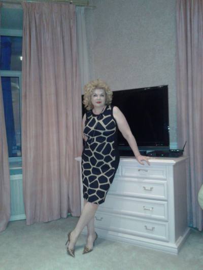 Lora 67 ans Moscow Russie