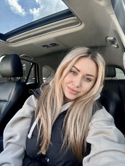 Milana 32 Jahre Баку Aserbaidschan
