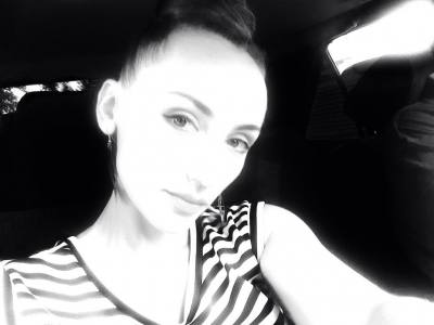 Yelena 40 ans Paris  France