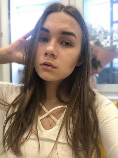 Аня 21 ans Рязань  Russie