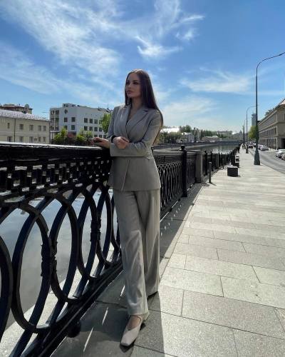 Irina 32 ans St. Petersburg Russie