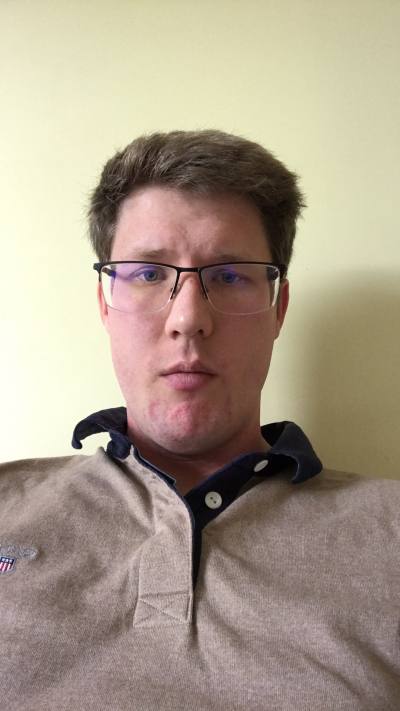 Thibaut 34 лет Allassac Франция