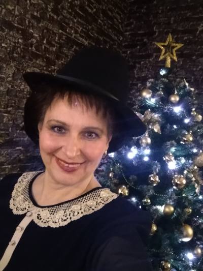 Elena 55 ans Днепр Ukraine